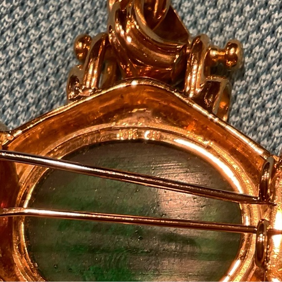 TAGLIAMONTE 18K GOLD VENETIAN GLASS WITH RUBY CABACHON BROOCH 2 PIECES - Picture 7 of 7